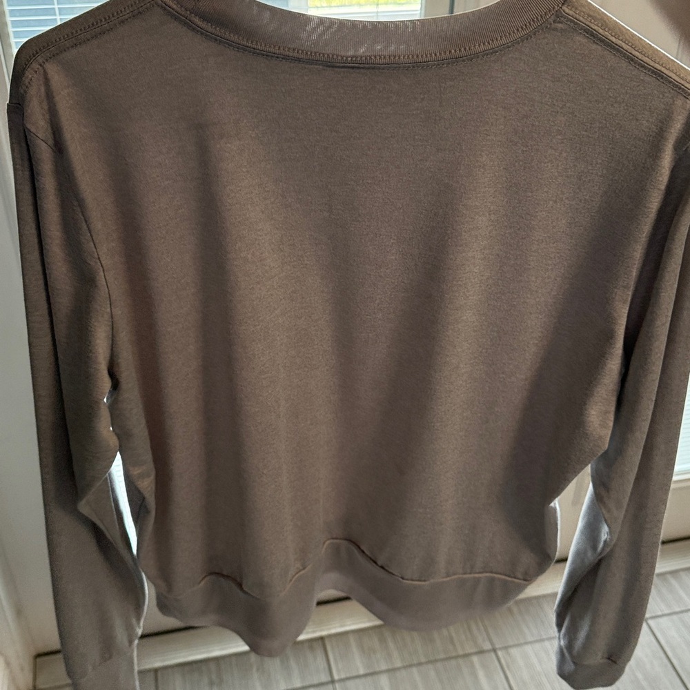 EUC Vuori Daydream Gray Crew Top Large - Picture 6 of 8